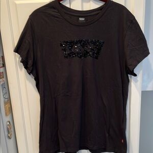 Levi’s Tee Shirt NWOT Large
